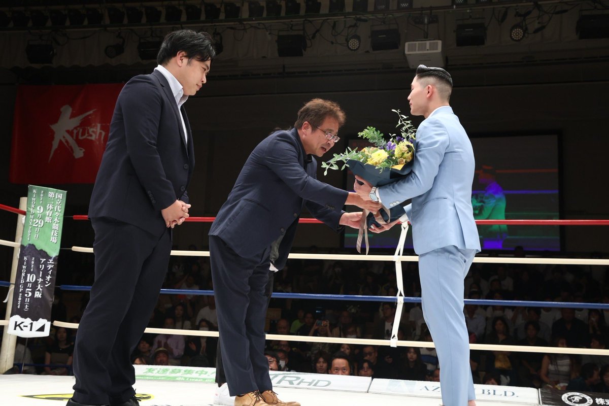 Rm0415zxy78's tweet photo. 卒業式までして頂けて幸せです。
7年間本当にありがとうございました！
セカンドキャリアの応援も宜しくお願い致します！🦋

@k1wgp_pr https://t.co/Uqi3qNtjVE