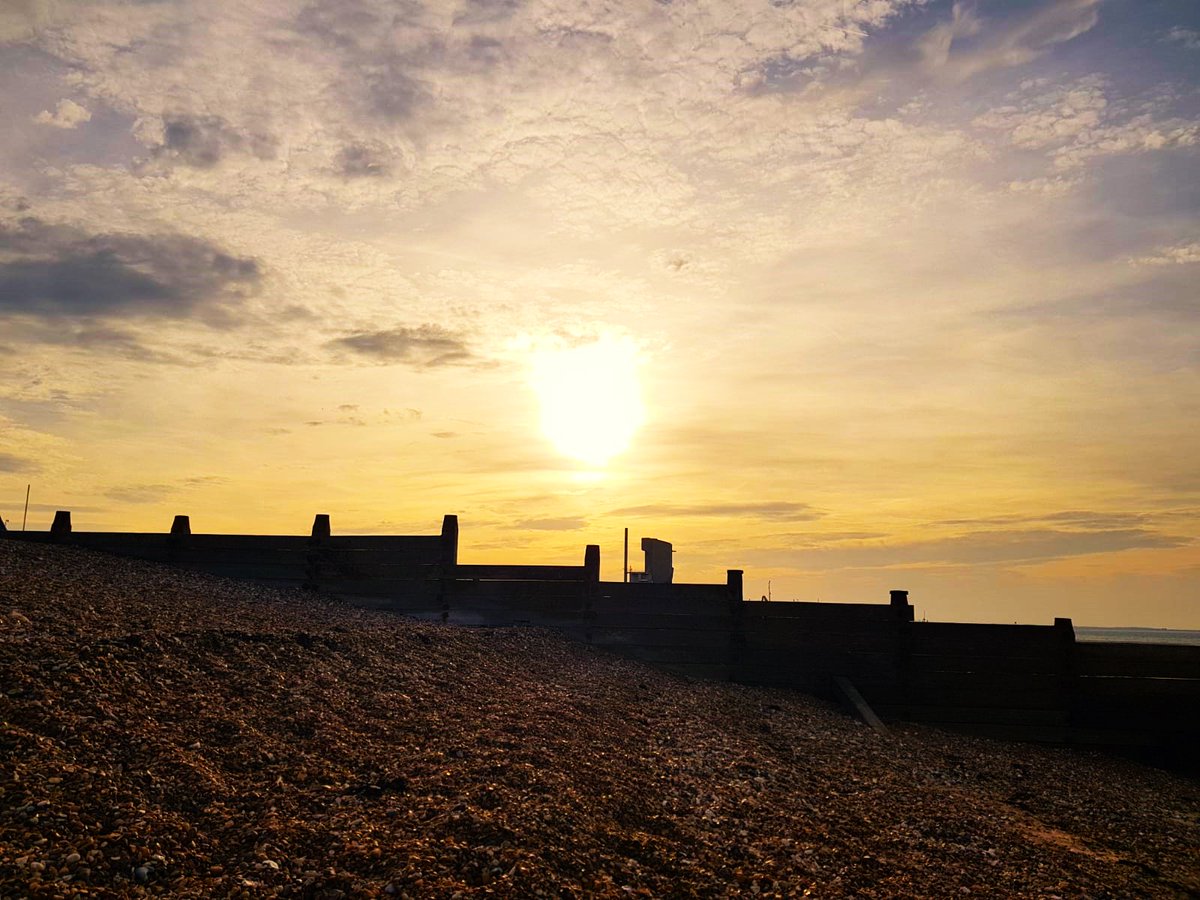 Find out what's happening at the Sunflower Centre this Autumn:
tiny.cc/2rrnzz
 #dancepsychotherapy #artpsychotherapy  #TRE #gongbath #restorativeyoga #yinyoga  #prenatalclasses #postnatalclasses #prenatalpilates #postnatalpilates #barreclasses #babymassage