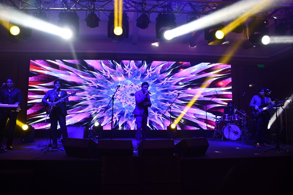 showtimeeventz's tweet image. Live Singers for retirement party.

Celebrate Your Wedding, retirement party, anniversary, Sangeet and Parties with Popular Singers &amp;amp; Bands.

#Livesinger #Liveband #Showtimeevent #Singers #Eventplanner