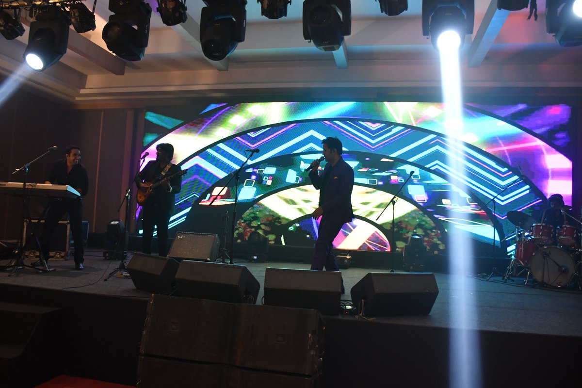 showtimeeventz's tweet image. Live Singers for retirement party.

Celebrate Your Wedding, retirement party, anniversary, Sangeet and Parties with Popular Singers &amp;amp; Bands.

#Livesinger #Liveband #Showtimeevent #Singers #Eventplanner