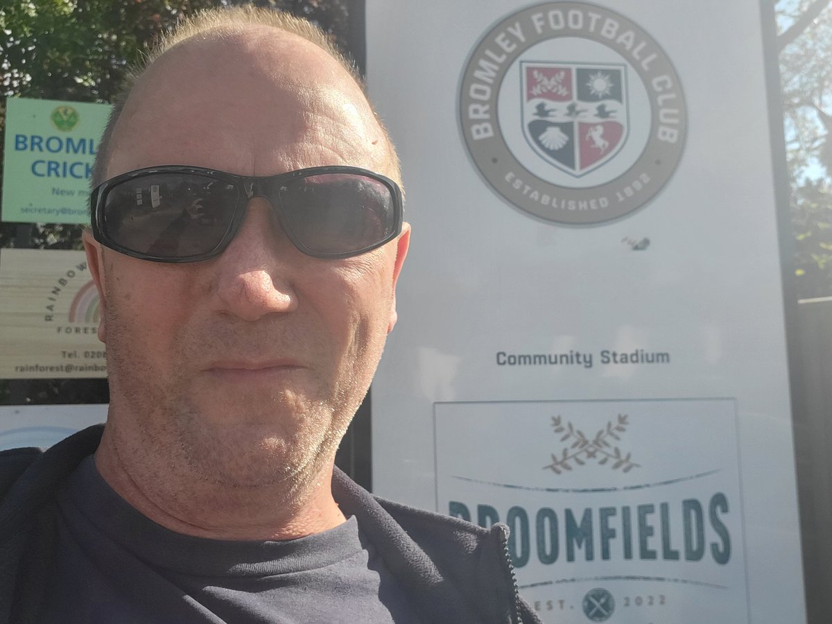 DeanoF1GP's tweet photo. Bromley FC v MK Dons 90/92 Rotherham and Blackburn to go https://t.co/aORy0OrZ7O