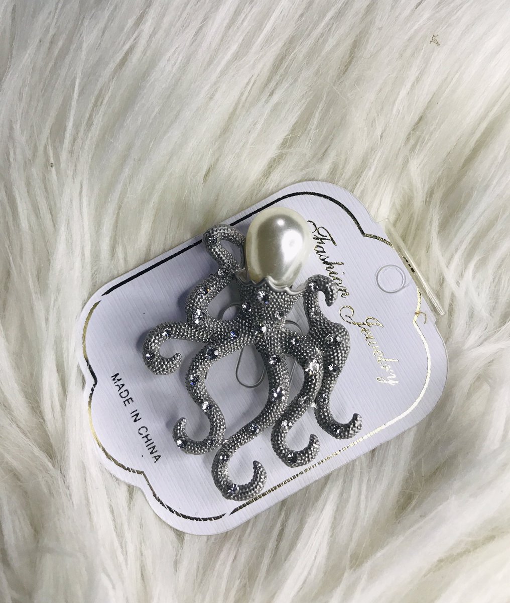 ShopwithMo's tweet photo. A playful, eye-catching octopus brooch for those who love a touch of quirkiness!

Price:2000

Kindly, send a DM to order yours 
Nationwide delivery 

ShopwithMo🛍 https://t.co/34FQD1vrmc