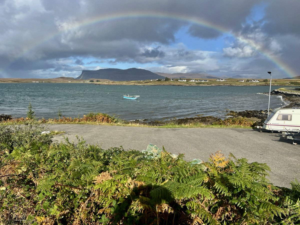 kilted_guide's tweet image. Lovely brisk day for a walk around #iona, including a climb up Dun Auchabhaich with its lovely views, and one of my favourite #trigpoints (and a #rainbow for good measure)  @STGAguides #britainsbestguides #bluebadgetouristguide #professionaltouristguides