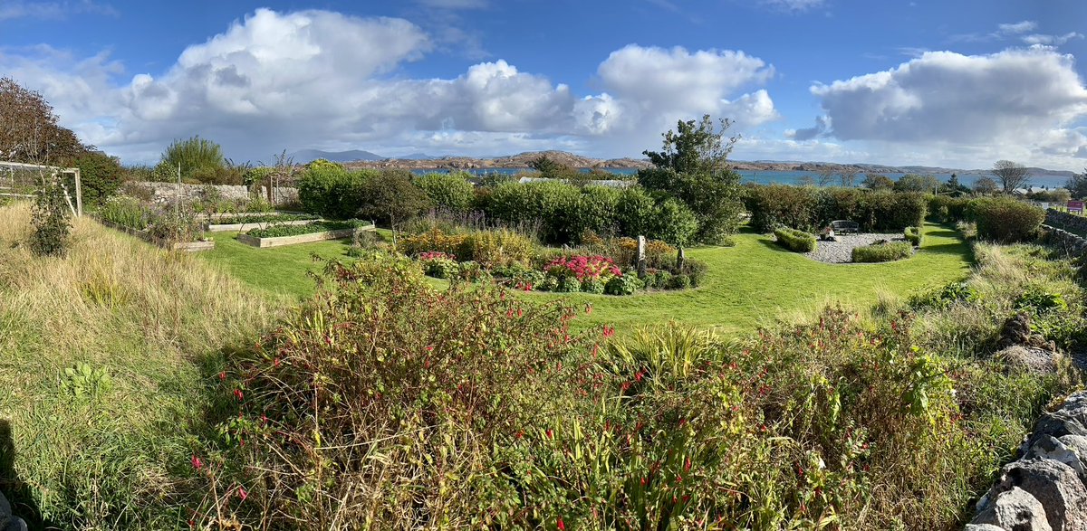 kilted_guide's tweet image. Lovely brisk day for a walk around #iona, including a climb up Dun Auchabhaich with its lovely views, and one of my favourite #trigpoints (and a #rainbow for good measure)  @STGAguides #britainsbestguides #bluebadgetouristguide #professionaltouristguides