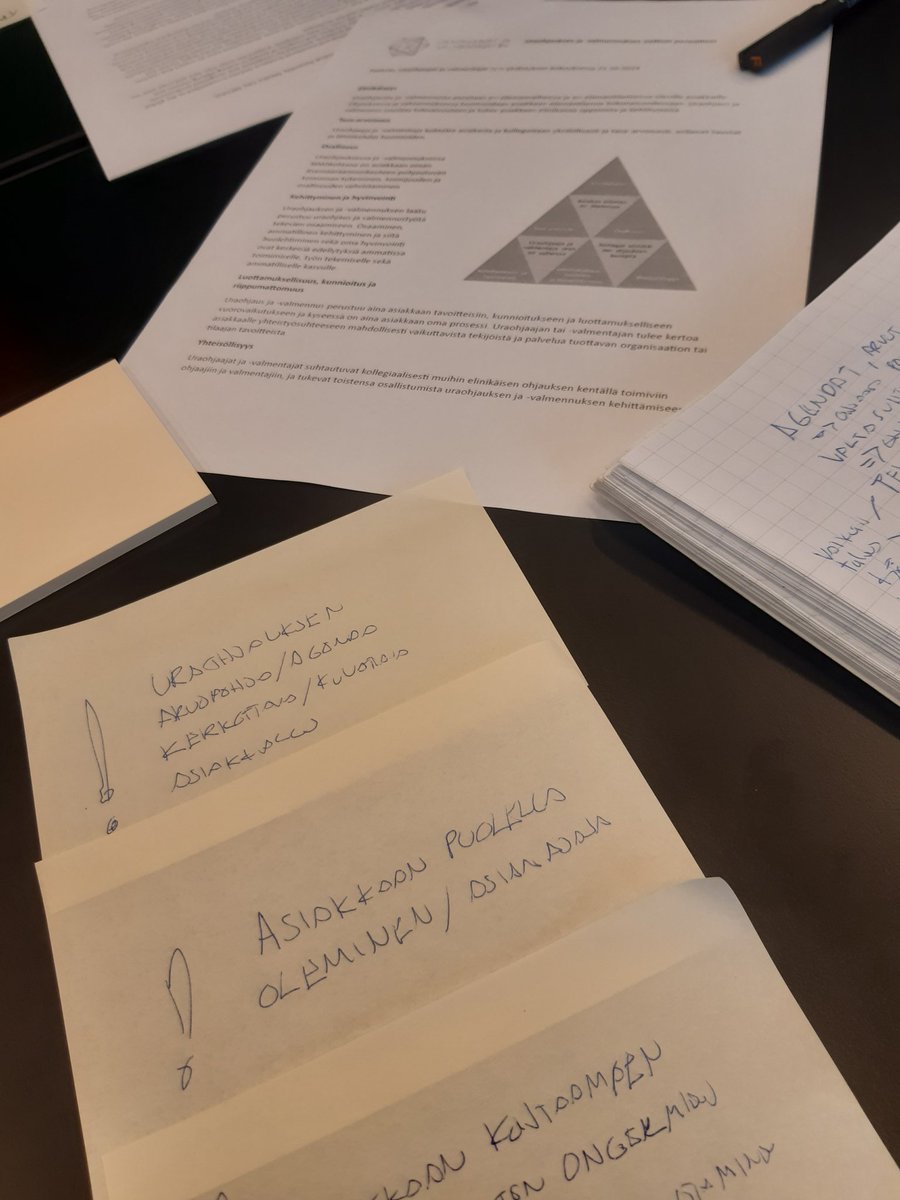 ee_carver's tweet photo. Uraohjaajat ja -valmentajat ryn syysseminaarin aiheena uraohjauksen eettisten periaatteiden päivittäminen. Todella tärkeää keskustelua! Periaatteessa päivittämisen tarve. Työtä pohjusti erittäinen mielenkiintoinen paneeli 1/2
#uraohjaus #ohjaus @uraohjaajat https://t.co/I12OkxzYY6
