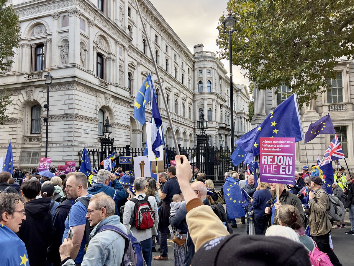 🇪🇺 Joining thousands on the National Rejoin March in London today

🇬🇧 A grassroots campaign for the UK (England, Wales) to ditch the #Brexit disaster and #RejoinEU 

🗞️ It will be informed, cheerful and peaceful and get scant media coverage again

✊ <a href="/MarchForRejoin/">National Rejoin March</a> #RejoinMarch