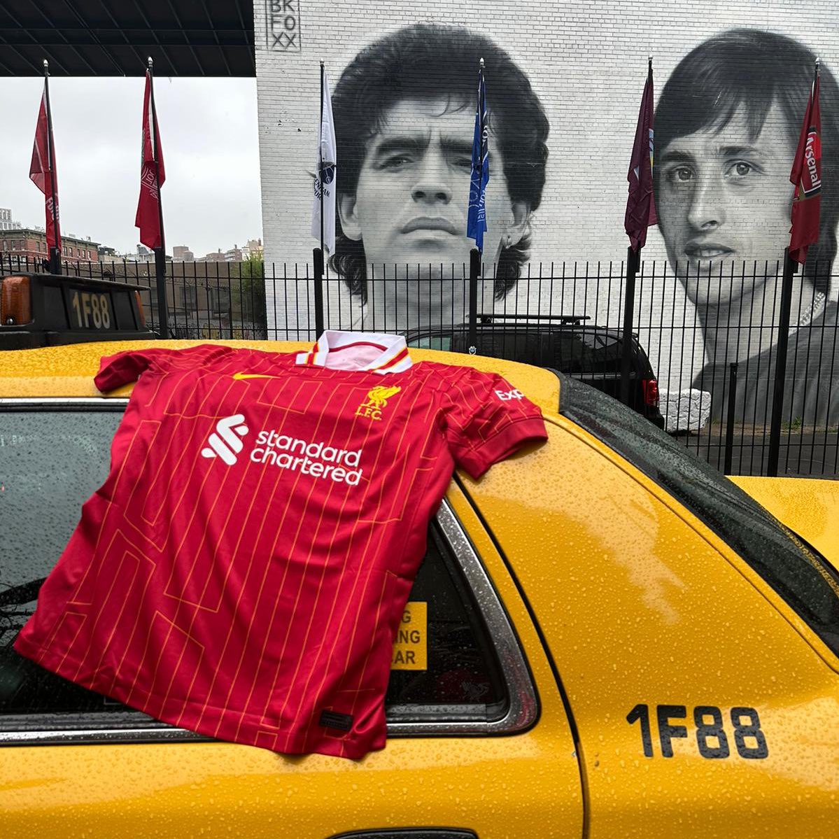 LFCUSA's tweet photo. LFC culture is alive and well in the City That Never Sleeps 🗽 https://t.co/vtP094gzaE