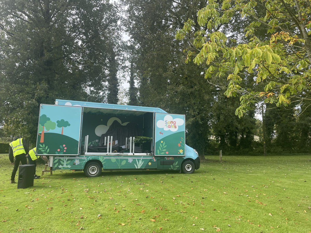 CreativeMonagh2's tweet image. Clones Féile weekend -
Now getting ready for Song Tales in the park from 4.15pm 🎶🎵🎤