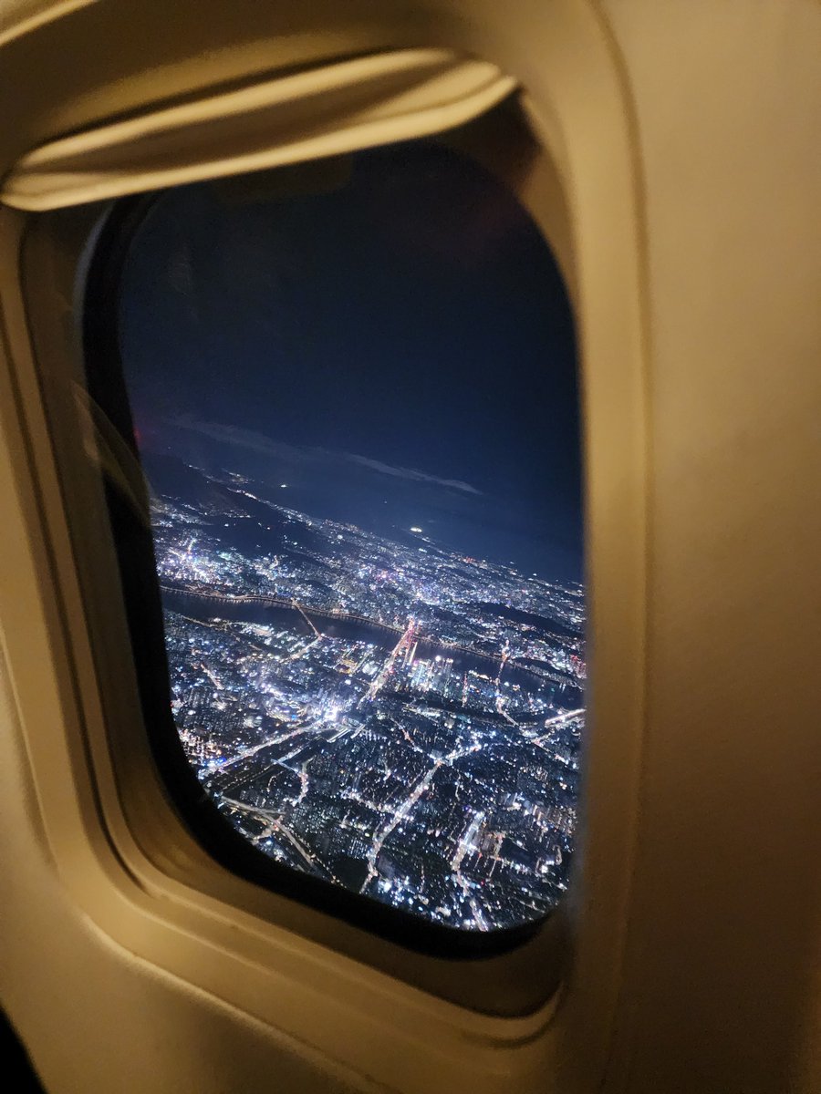 밤비행 너무 힘드네?ㅋ ㅋ ㅋ ㅋ ㅋ ㅋ ㅋ 
제주도 행복하겠죠??

#제주도 #제주 #서귀포 #여행 #한달살이 #일상 #일탈 #ㅋㅋㅋ