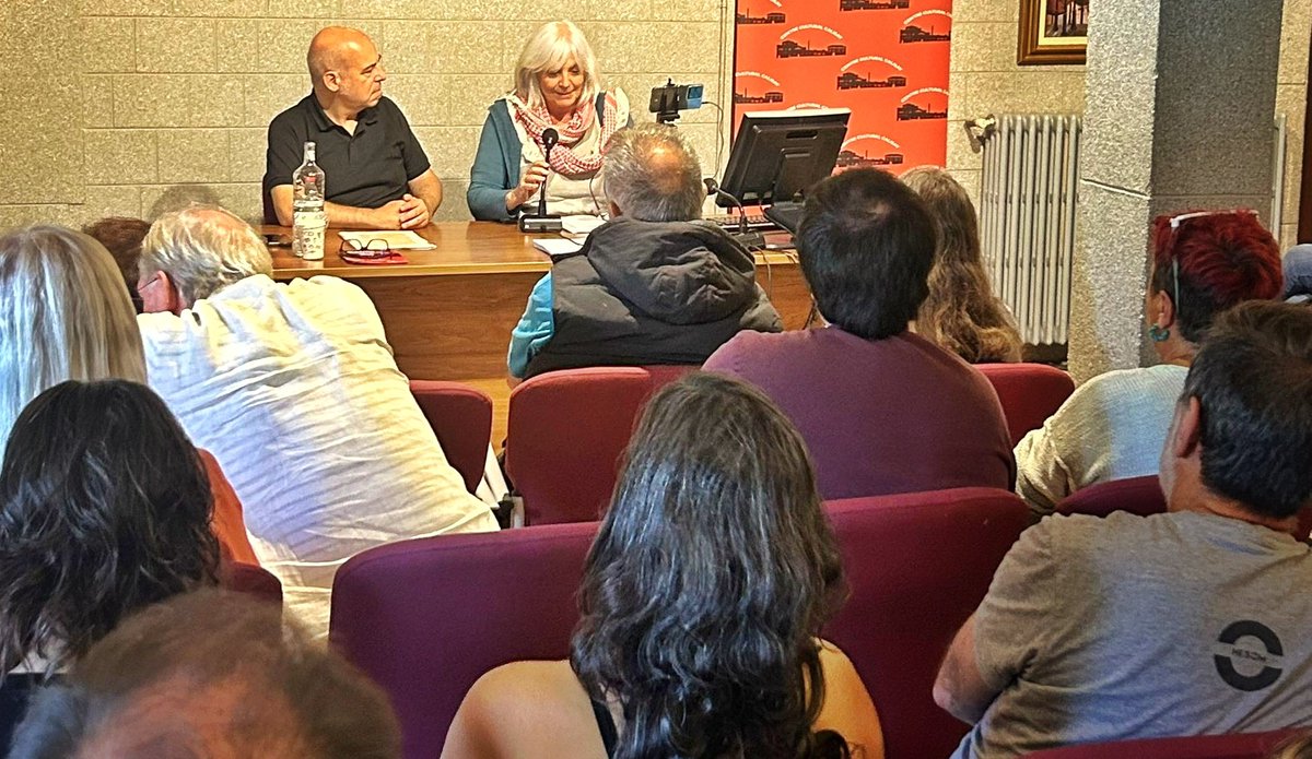 CIEMEN (@elciemen) on Twitter photo Fent honor a l'esperit del #1Oct hem fusionat les xerrades "50 anys d'independentisme del CIEMEN i “La mobilitzaciĂł permanent, la força d’un poble” de <a href="/cupnacional/">CUP PaĂŻsos Catalans</a> a la Diada <a href="/Som1O_/">Som_1O</a> conversant amb en <a href="/carlesral/">Carles Riera</a> <a href="/roviramartinez/">Marta RoviraMartĂnez</a> <a href="/mariadolorsa/">Dolors Sabater Puig</a> i <a href="/davidminoves/">David Minoves</a> a Arenys de Mar Fent honor a l'esperit del #1Oct hem fusionat les xerrades "50 anys d'independentisme del CIEMEN i “La mobilitzaciĂł permanent, la força d’un poble” de <a href="/cupnacional/">CUP PaĂŻsos Catalans</a> a la Diada <a href="/Som1O_/">Som_1O</a> conversant amb en <a href="/carlesral/">Carles Riera</a> <a href="/roviramartinez/">Marta RoviraMartĂnez</a> <a href="/mariadolorsa/">Dolors Sabater Puig</a> i <a href="/davidminoves/">David Minoves</a> a Arenys de Mar