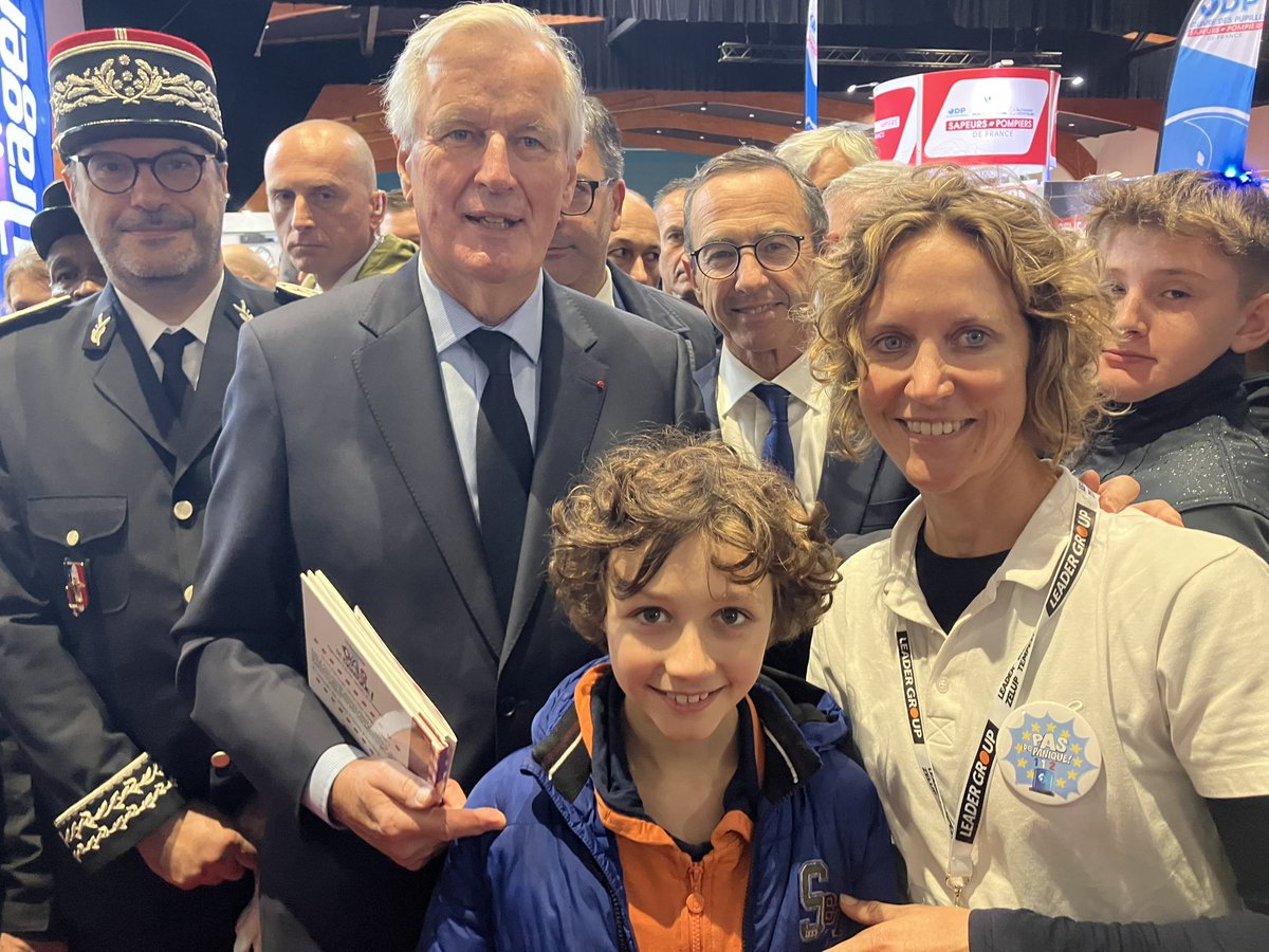 Merci <a href="/MichelBarnier/">Michel Barnier</a> et <a href="/BrunoRetailleau/">Bruno Retailleau</a> d’avoir consacré du temps pour échanger sur la sensibilisation des enfants à la #prévention et au #secourisme, à l’occasion du <a href="/cnspf2024/">Congrès national des sapeurs-pompiers - Mâcon 2024</a> 🚒 

<a href="/Interieur_Gouv/">Ministère de l'Intérieur</a>  <a href="/Matignon/">Matignon</a> <a href="/Elysee/">Élysée</a> <a href="/EmmanuelMacron/">Emmanuel Macron</a> <a href="/education_gouv/">Ministère Éducation nationale</a> <a href="/rescue18com/">Rescue 18 - Infos & Secours Pompiers</a> <a href="/anna_et_anton/">PAS de Panique!</a>