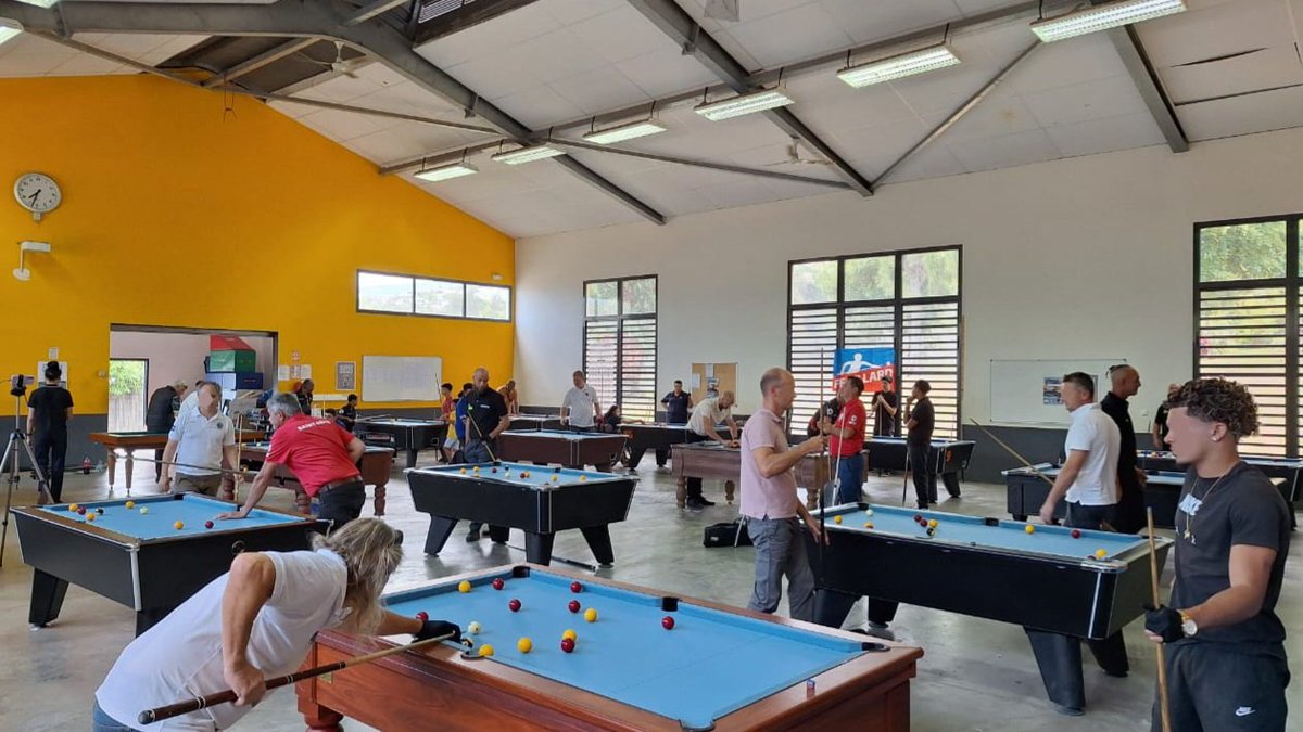 JA_Montgaillard's tweet photo. Ce week-end, le collège accueille avec plaisir le premier open de #billard de la #Réunion organisé par le Billard Club Dionysien. L'occasion pour nos élèves de #Segpa de découvrir les exigences de ce sport! https://t.co/WAlh20p8R7