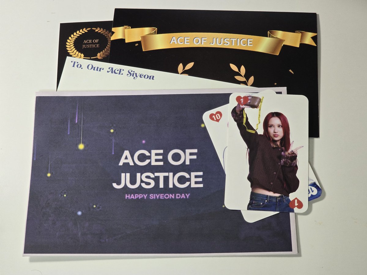 내일 오전 10시 시연 생일카페 영업시작!
많은 방문 부탁드립니다!

봉투 속 티켓홀더에 매일 다른 도장 찍고
특별한 선물도 놓치지 마세요!

#10월의_ACE_시연
#ACE_of_SIYEON

#시연 #SIYEON
#드림캐쳐 #Dreamcatcher