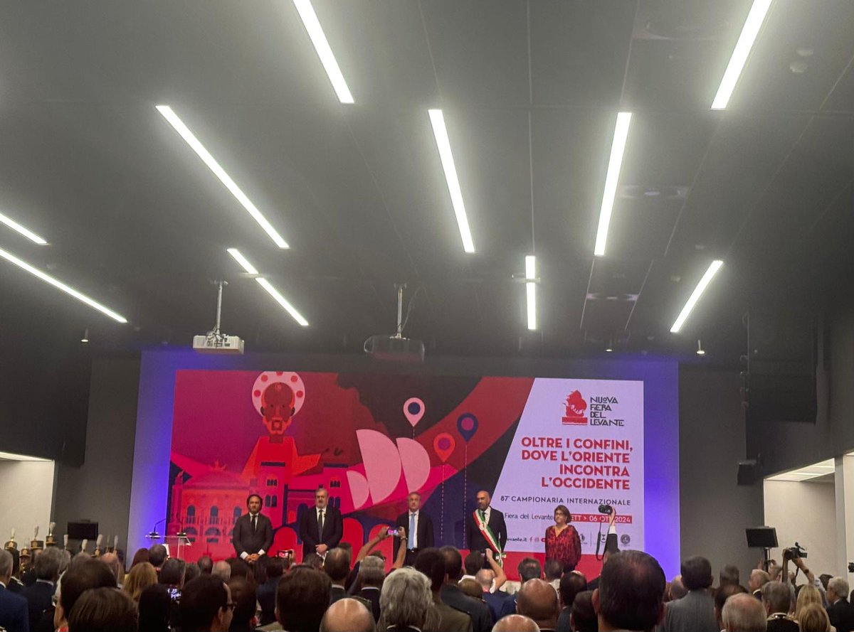 CislPuglia's tweet photo. Inaugurazione @FieraDelLevante, @CastellucciAnto: bene le rassicurazioni del ministro, adesso continuare con dialogo e #confronto con le #partisociali
LEGGI LA NOTA: https://t.co/wJI4jclRdu https://t.co/YobwfzCfoz
