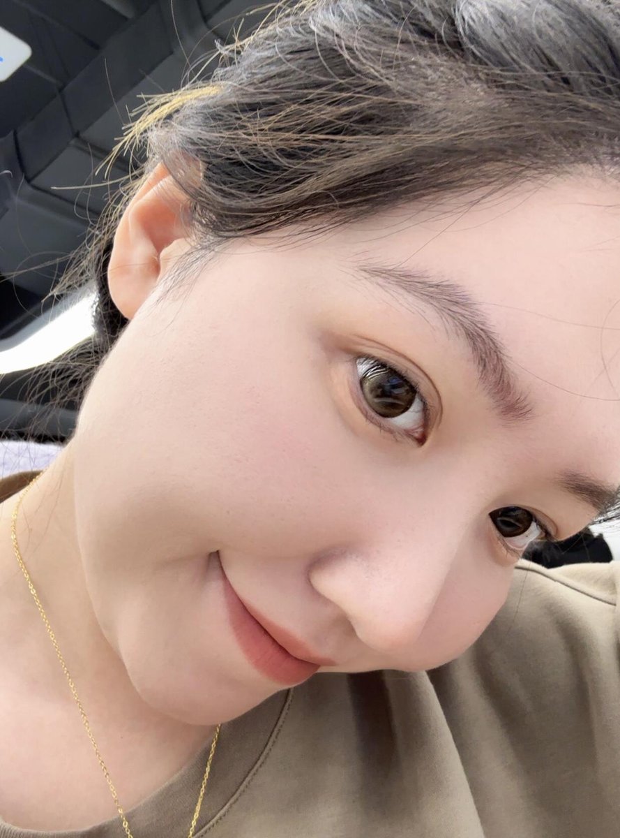 这个皮肤状态，感觉自己回到了18岁。 https://t.co/4IFTPhRA8S