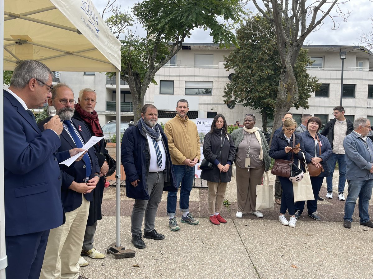 Scx_Flo's tweet photo. Bienvenue au Jardin des Expérimentations #QMI des #blagis à @Ville_de_Sceaux
Un jardin qui réunit des créateurs de solutions de rafraîchissement d’espaces et de renaturation #PetiteNature #Cumulusland #Purpl @coolroof_fr #SourceUrbaine #TimMarsh #SceauxAVelo https://t.co/Qk7QNCh4wD