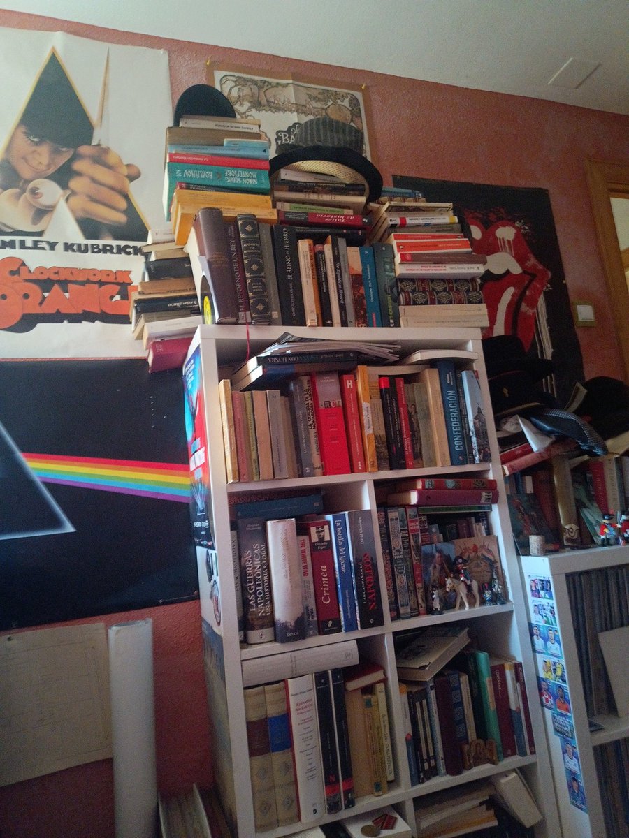 IvanDecimononic's tweet photo. Se derrumba la torre de Babel https://t.co/8Oekxv0Vd5