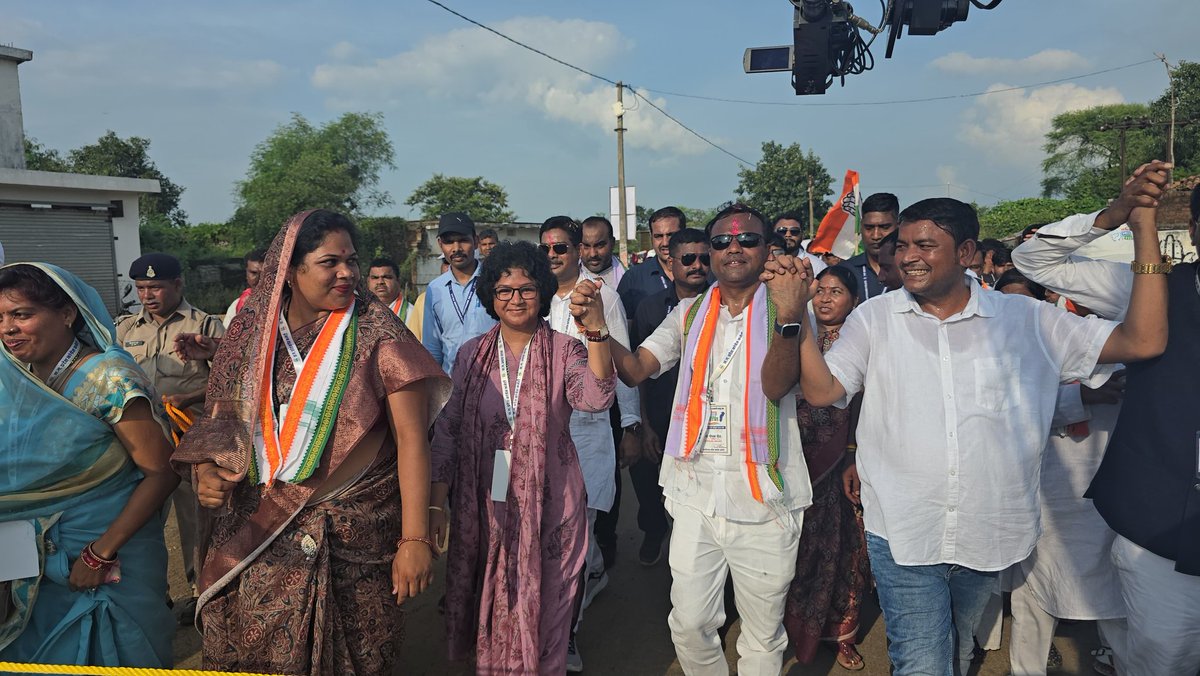 KavitapranMla's tweet photo. ये छत्तीसगढ़ के स्वाभिमान की यात्रा है
हर प्रदेश वासियों के न्याय की यात्रा है।

छत्तीसगढ़ न्याय यात्रा 🇮🇳
न्याय का हक, मिलने तक

#छत्तीसगढ़_न्याय_यात्रा #दूसरा_दिन 
@DeepakBaijINC @bhupeshbaghel @DrCharandas @TS_SinghDeo https://t.co/Dpf0AV0IjV