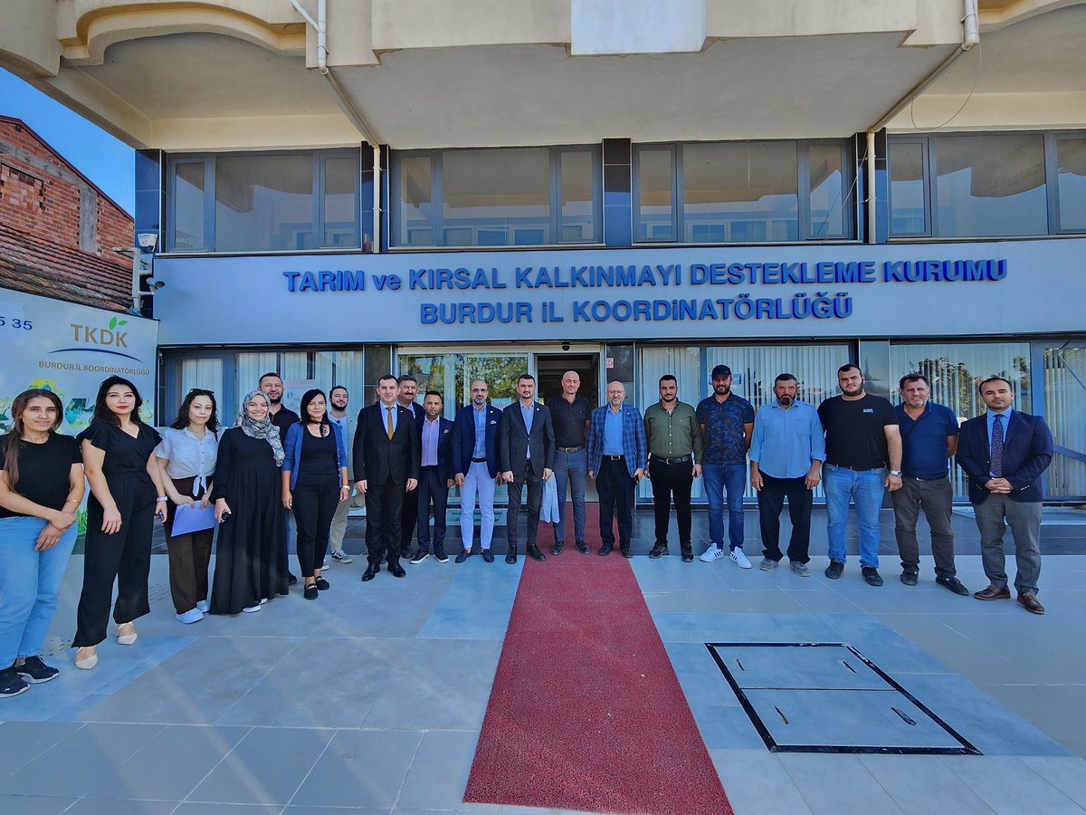 mesutyldrn's tweet photo. Milletvekillerimiz Sayın Prof. Dr. Adem KORKMAZ, Sayın Mustafa OĞUZ ile İl Başkanımız Sayın Mustafa ÖZBOYACI, Proje tesliminin son gününde heyecanımıza ortak olarak proje teslimlerini beraber gerçekleştirdik.

#TKDK #Burdur #IPARD https://t.co/5H0ah1vlDW