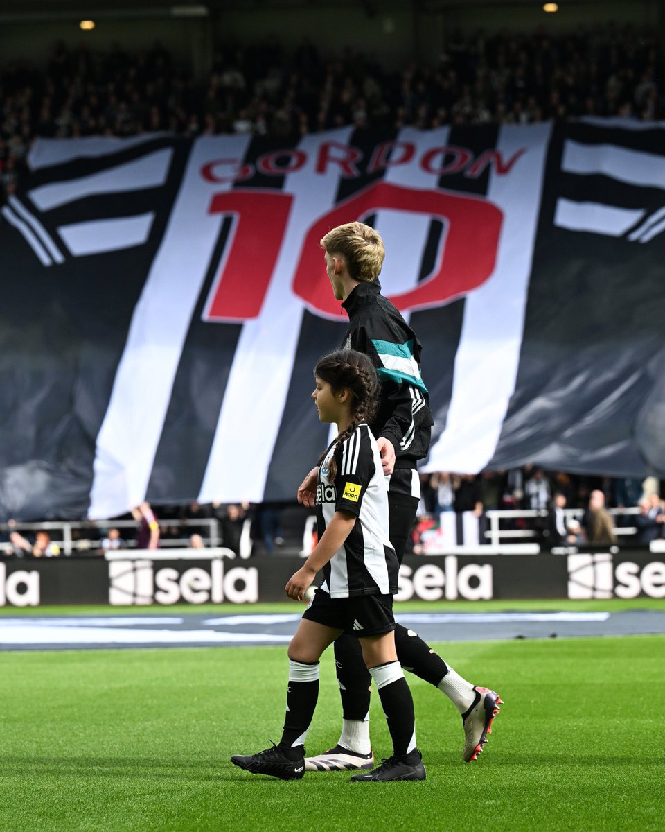 andysixsmithtv's tweet photo. Always a class act; man of the moment, Anthony Gordon had this to say to me post match: 

💬 “Amazing day. Best fans in the country and they carry us through games like that! Eddie just said in the dressing room he got a Newcastle Utd display there.”

On his new contract:

💬 “I don’t need any persuading to stay here. I’ve been excited to sign the contract for a long time. It shows my commitment to the club which has never been in question!” 

And on Darren Eales:

💬 “Incredibly sad. Darren is a wonderful human being and played a huge part in bringing me here. I’m forever in his debt and forever thankful for him. I just hope he’s ok.”

#NUFC