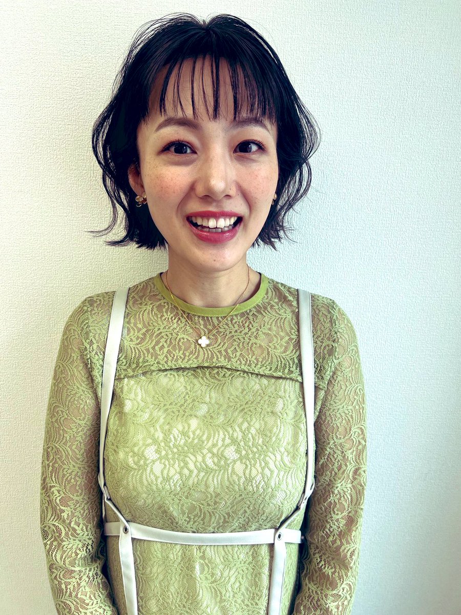 marie2190's tweet photo. 大好きな後輩の披露宴へ行ってきました🎂
幸せいっぱい、笑いあり、涙あり、和やかな時間でした😊
行く前には仲良しのメイクさんにメイクしてもらってテンションあがりまして🎶
新婦からのお手紙を入り口で受け取り、嬉しすぎて、一瞬、会場で迷子にもなりました😳 https://t.co/0TXDdV2mxL