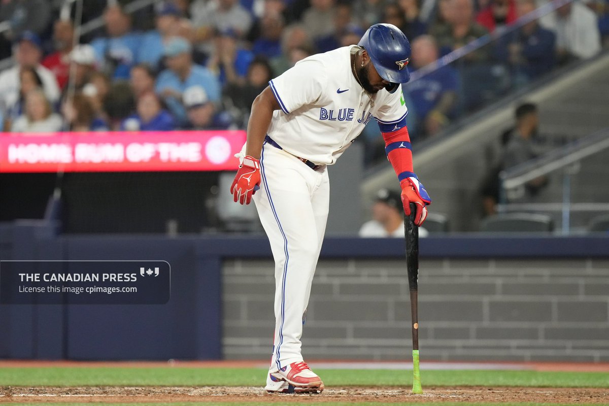 Jays 5 Marlins 15
#torontobluejays limp towards the end of the season