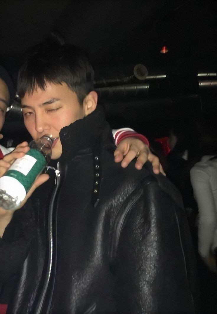 ㅤㅤㅤ
ㅤㅤㅤ
Enjoying the DJ's performance — at <a href="/whitessuede/">𝐖𝐇𝐈𝐓𝐄 𝐒𝐔𝐄𝐃𝐄 🥂</a>
ㅤㅤㅤ
ㅤㅤㅤ