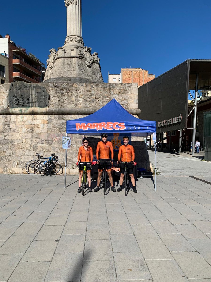 SagalsdOsona's tweet photo. Avui, ruta en bici amb els companys de @Marrecs! 🚴♂️🚴♀️ Una jornada d'esport, natura i germanor. Gràcies per la bona estona sobre rodes! #marrecs #sagals #castellers https://t.co/bQ8eyDnLkT