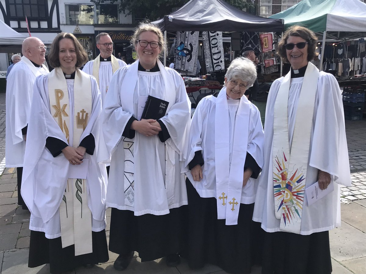 StMarysWoodford's tweet image. The church of God has new priests! Revd Rachel Summers was among them and all the current priests of St Mary’s were there to pray for her with Bishop Lynne and a whole host of clergy. Left to right: Elizabeth, Rachel, Jeanette and Gill.