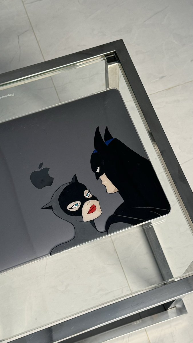 shaghaf1sa's tweet photo. 🤍🤍#كفرات #هدايا #macbook https://t.co/DsdyyDbSPc