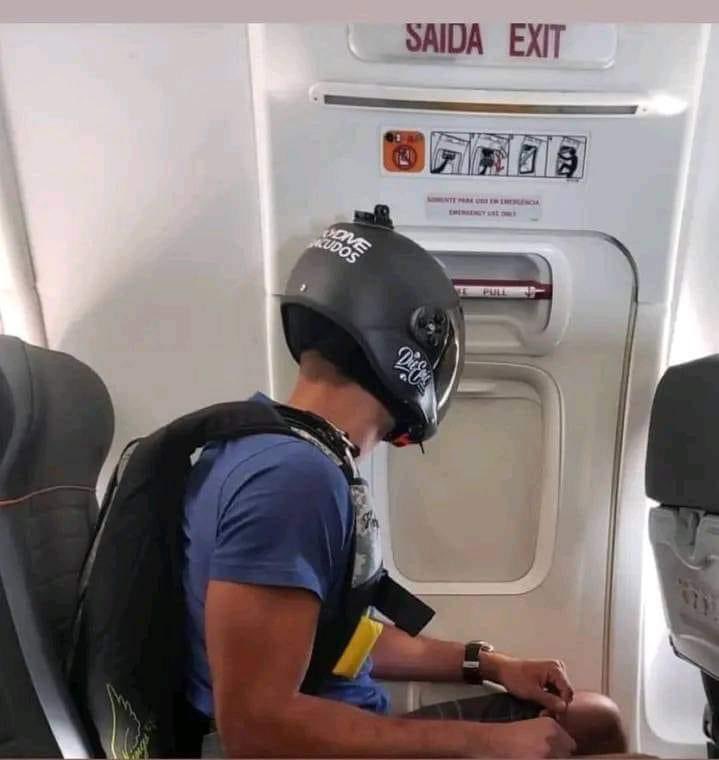 tdohrmann's tweet photo. When you board a B737 Max
#pilotscafe https://t.co/dfTjZ53NT6