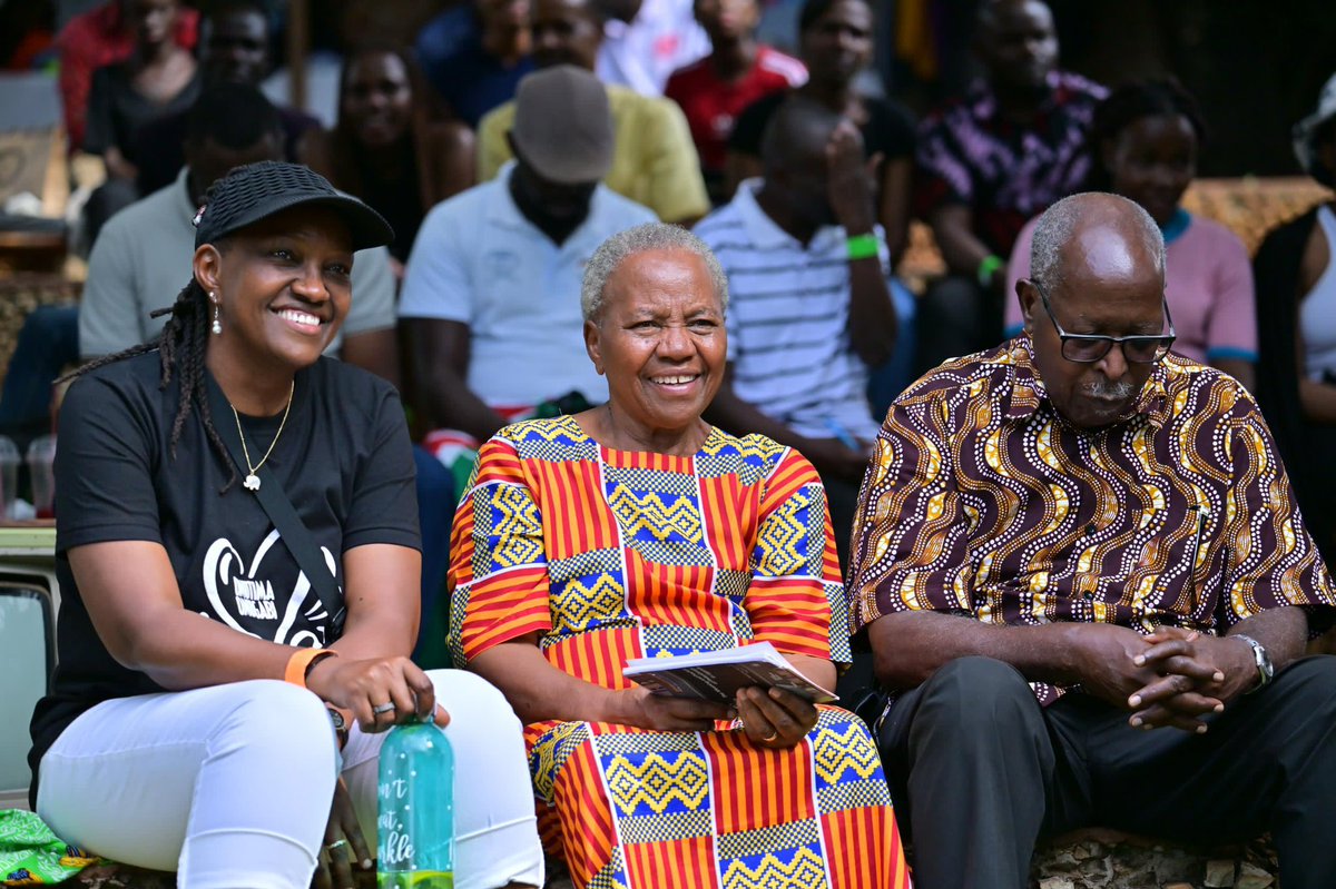 This must be the most beautiful picture on the internet today, May Our Parents live long to see us winning
#OmutimaOmugabi 
#OurGenerousSpirit