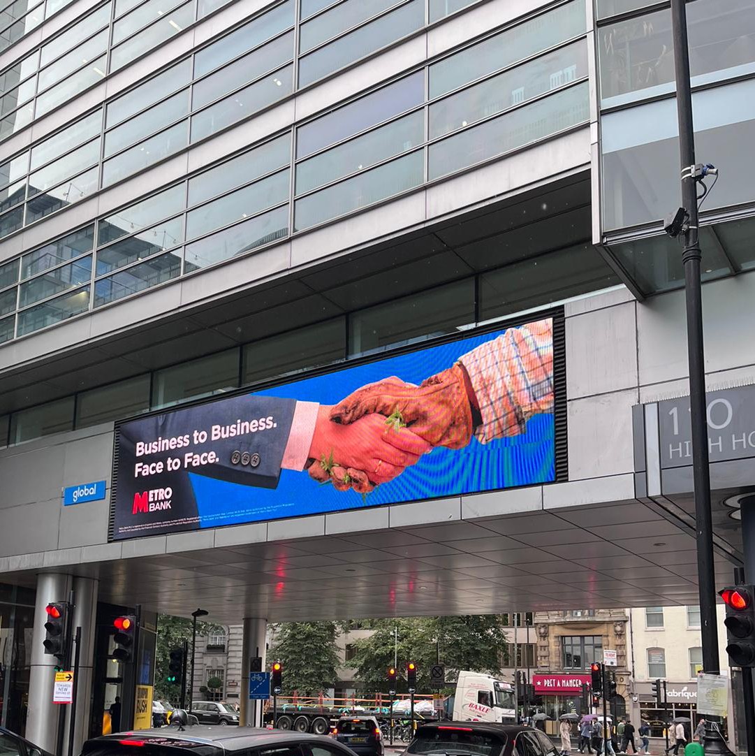 TheMukeshGandhi's tweet image. Really happy to receive this image and video from my daughter, showing her hand in a billboard ad (She&apos;s the one wearing the suit).

#handmodel #underground #tubestation #London