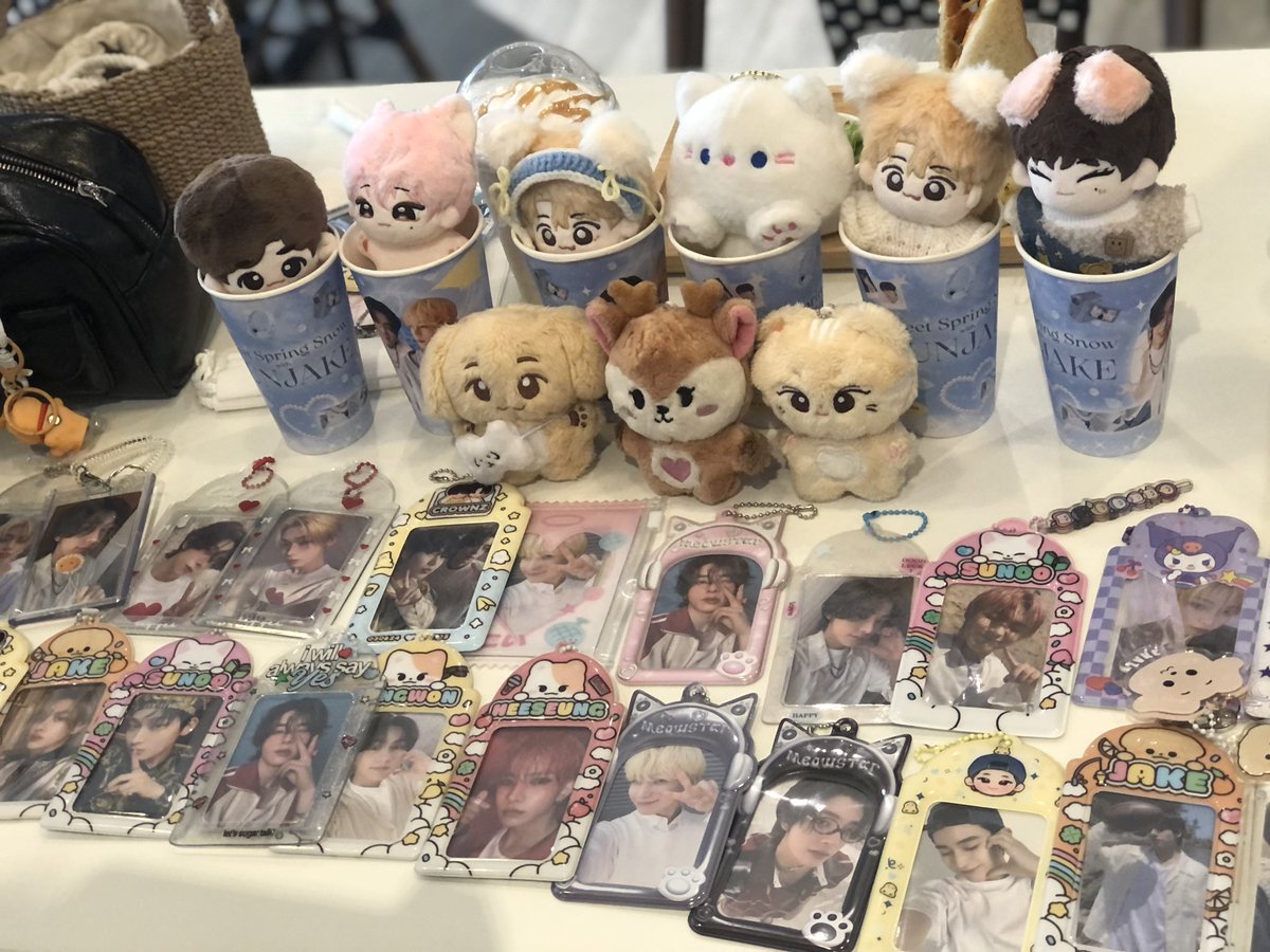 Hypen_Up7's tweet photo. As a SunJake biased ENGENE, I knew na I needed to attend this CSE! So happy I did as I had so much fun, met new friends, and gained so much memories💛
#SweetSpringSnowWithSunjake 👑💙 https://t.co/q6NTxzaSpt