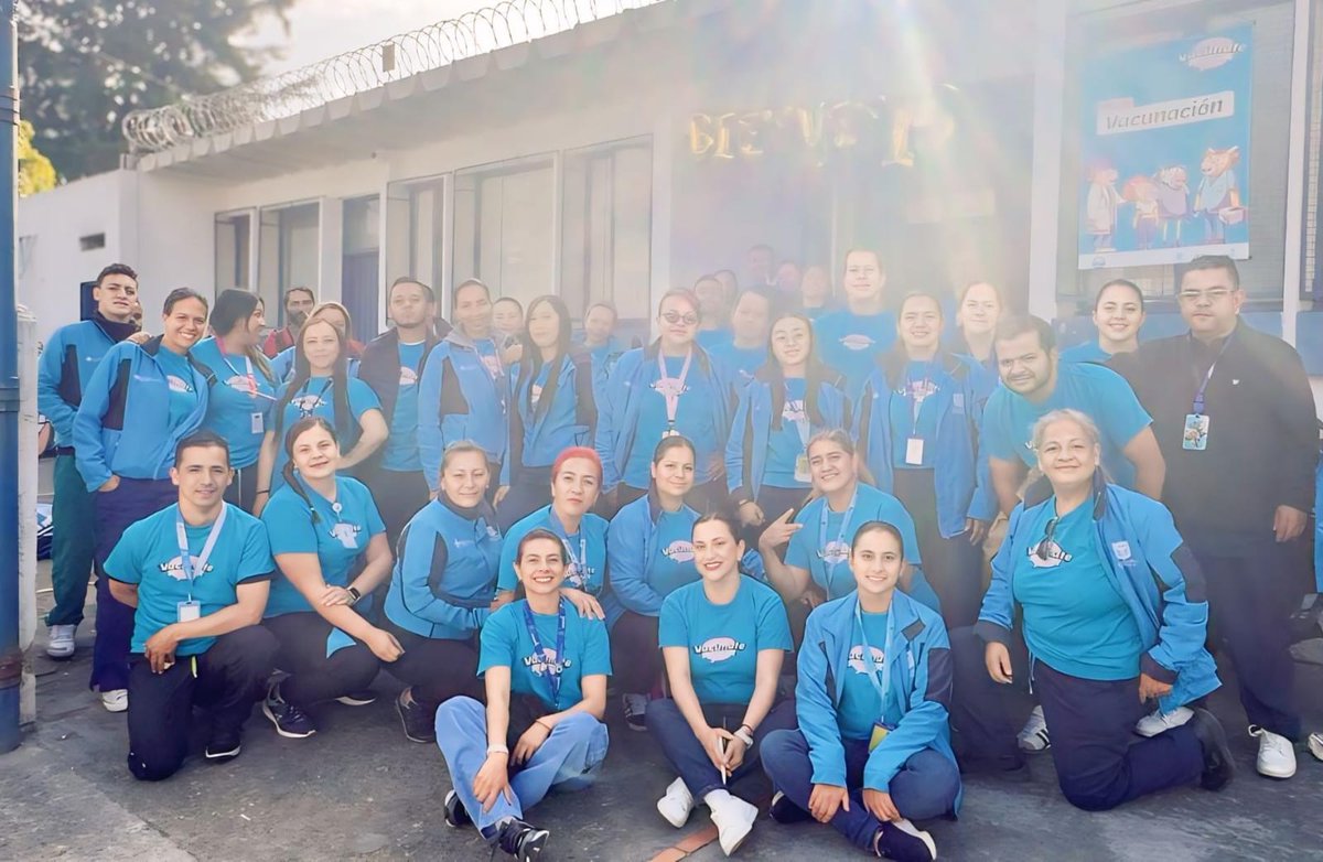 SubRedNorte's tweet photo. 💉💪🏼¡Estamos listos! Para proteger la salud de nuestros niños, niñas, gestantes y toda la familia. 👨‍👨‍👦‍👦🫃🏽Acude hoy a los puntos más cercanos en tu localidad y participa de la Gran Jornada de Vacunación #Vacúnate y #SéUnVacán 🤩 https://t.co/rPsGIQQZ08