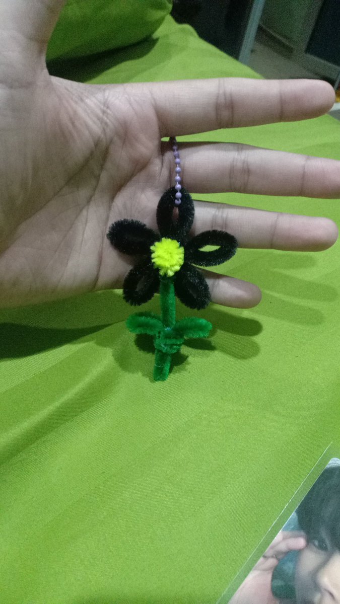 🤔Ingat gak aku pernah tweet ini?🤔
Jadi sebagai ucapan terima kasih aku mau giveaway 2 toreka dan 2 keychain bunga bulu buat 2 orang!

❓Caranya gimana?
Dengan qrt tweet ini berupa doa dan harapan boleh buat aku ataupun buat anak-anak JO1. INAJAM only ya

NANTI AKU RANDOM WHEEL!