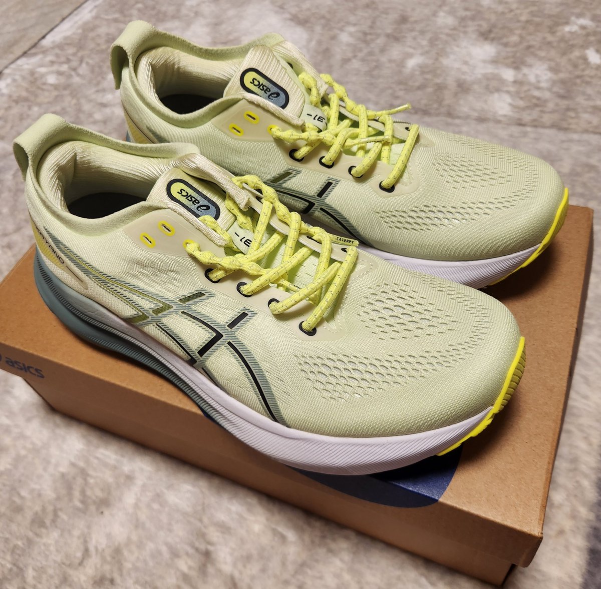 CPR_specialist's tweet image. #CATERPY
マジックレースのイエローが近くのショップで売ってなかった😢
しかし✨エアーキャタピーのイエロー発見したので即購入🤗
東京マラソンまで練習頑張ろう🏃‍➡️🏃‍➡️