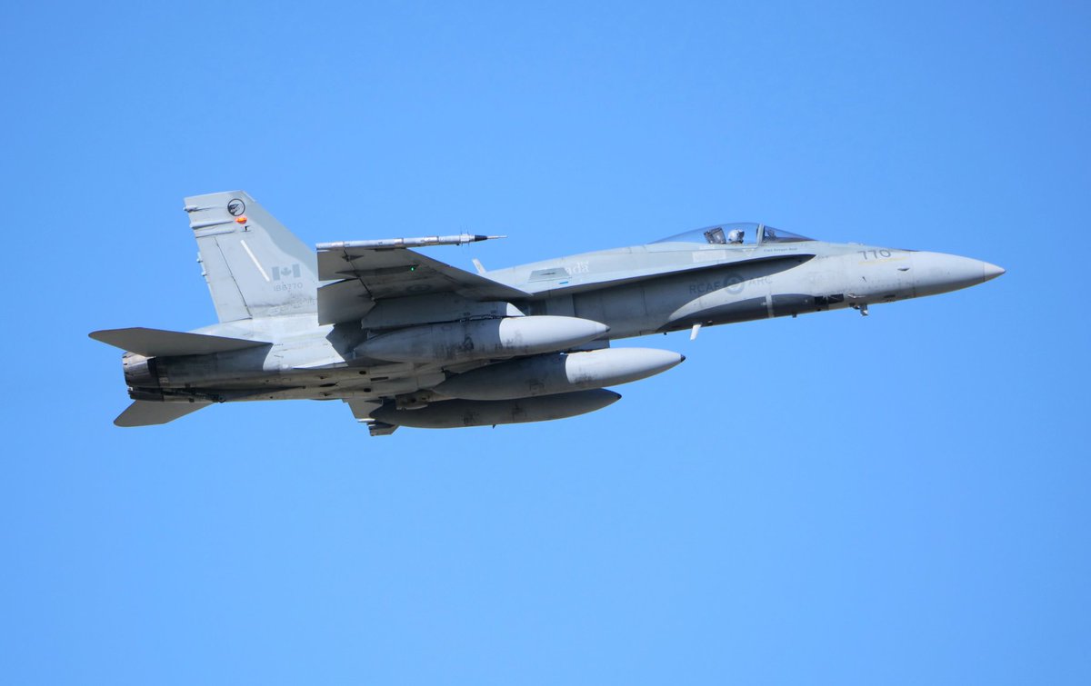 FosterCooper29's tweet photo. Monday 16th September at RAF Waddington, for exercise Cobra Warrior 24-2.
Polish Air Force F-16C '4061', Royal Canadian A/F CF-188 Hornet '188770', Polish A/F F-16C '4044' and Finnish A/F F-18C Hornet 'HN-434' https://t.co/ngS6OT9pPP