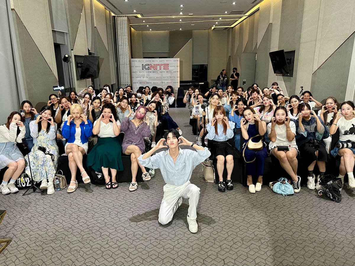 DomundiTV's tweet photo. จบลงไปแล้วสำหรับงาน IGNITE Mini Talk JamesSu ใต้ร่มวันฝนพรำ หน้าฝนนี้เรามี "เจมส์ ศุภมงคล"

ขอขอบคุณ @Ignitestore1 ที่ให้เกียรติ “เจมส์” @Jamessu_w ได้มาร่วมกิจกรรมสนุก ๆ ในวันนี้นะคะ 🥰

ขอขอบคุณแฟน ๆ ที่มาเจอกัน รวมถึงแฟน ๆ ที่ส่งกำลังใจมาให้เจมส์ด้วยนะคะ 🫶✨️

#IGNITExJamesSu