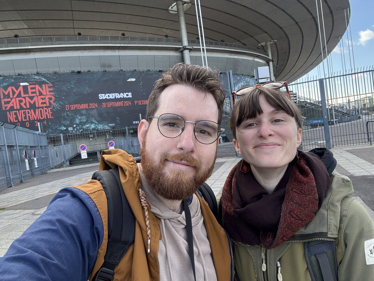 Marchmallowpho's tweet photo. @StadeFrance On est là !! ☺️ https://t.co/VWfqNq26Wh