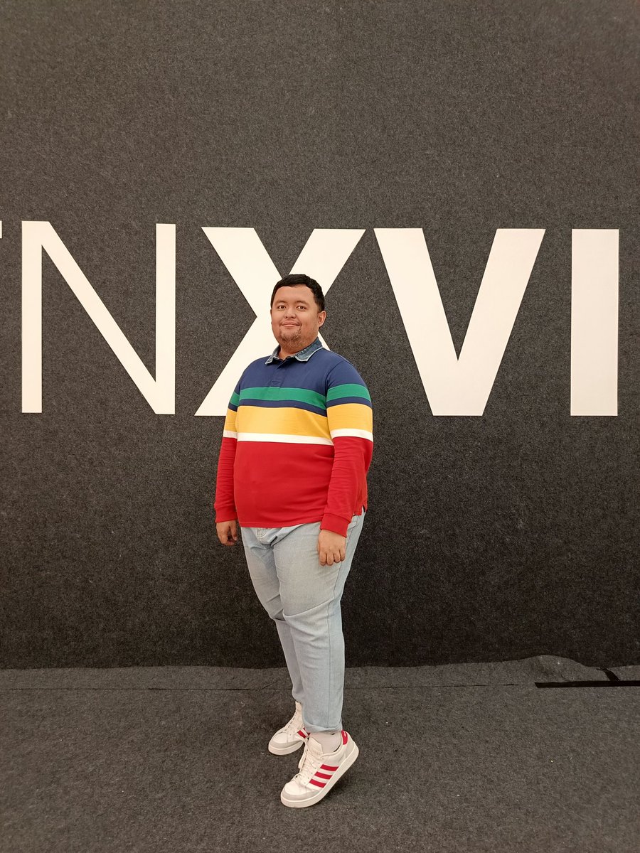 HidayatHHP's tweet image. Park bombom on red carpet senayan city fashion week 2024 #fashionweek #senayancity