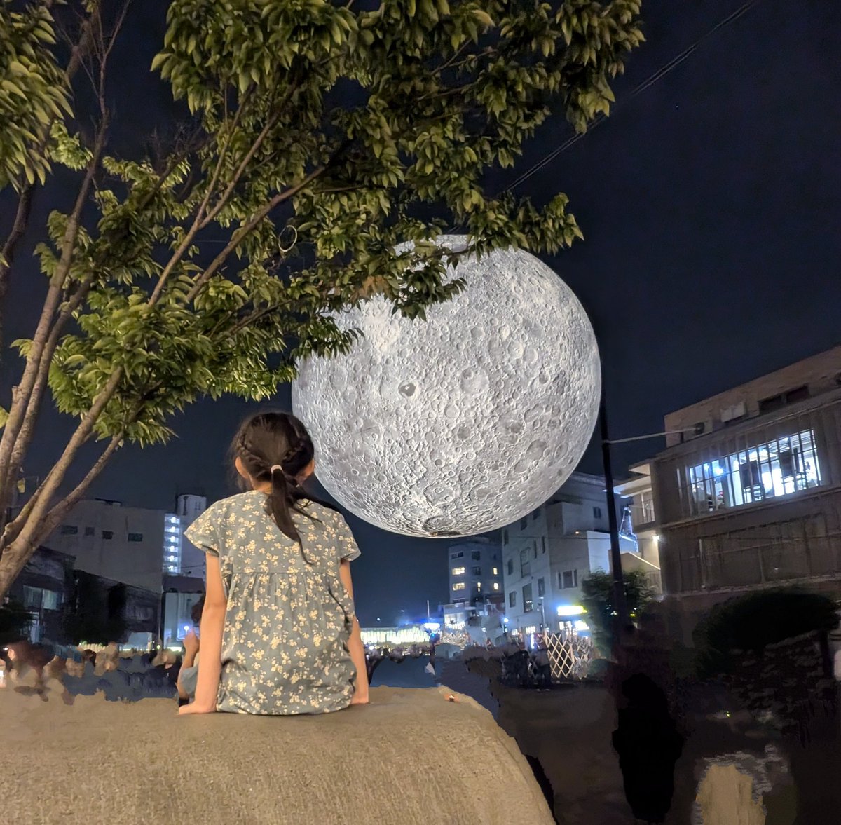 下北沢で「Museum of the Moon」♡

ナミュール、ゲント、ブレダーで見た月を日本で見れるとは😍
（メヘレンでは地球を見た）

もう2度と見れないんだろうなと思ってたからうれしいー

おしえてくれた友達に感謝🥹