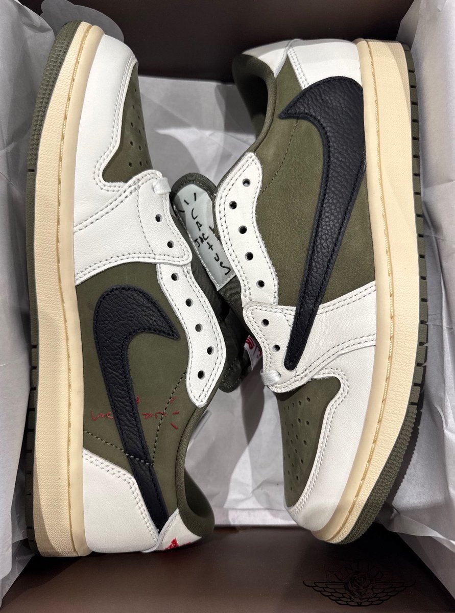 Sneaker Bar Detroit tweet media