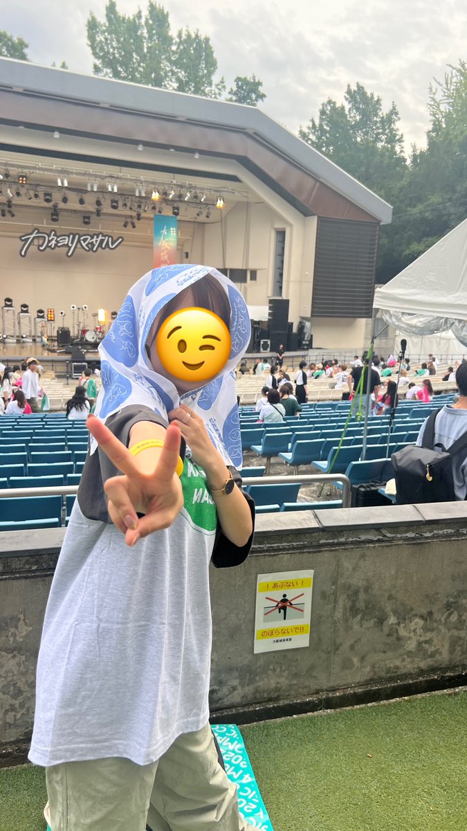 rock_98y's tweet photo. ほぼ同年代の女性たちカッコ良過ぎて胸熱！　明日からも生きてくぞ✊✊✊ https://t.co/ti2JuIyOlA