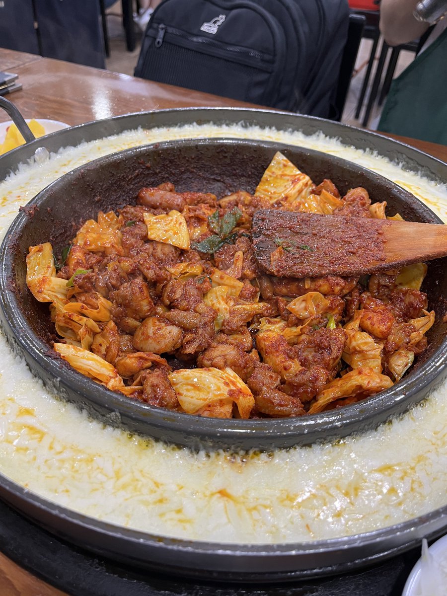 hr123112's tweet image. @ThisIsSkyFlow @Dan_taenG03 
닭갈비 셋이 먹었어요 얌얌얌💖