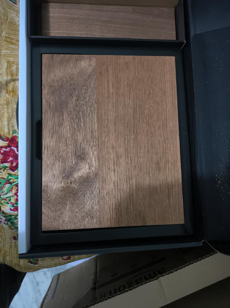 Akilalam01's tweet photo. I ordered dell alienware m16 ryzen 9 rtx 4080 laptop form Amazon at 21/09/2024 . And today the product was delivered to my home address and when I opened the box I found 2 pieces of wood block. I was waiting for two months for the diwali sale and this happened with me😭😭plz help https://t.co/Qyw36Nk3um