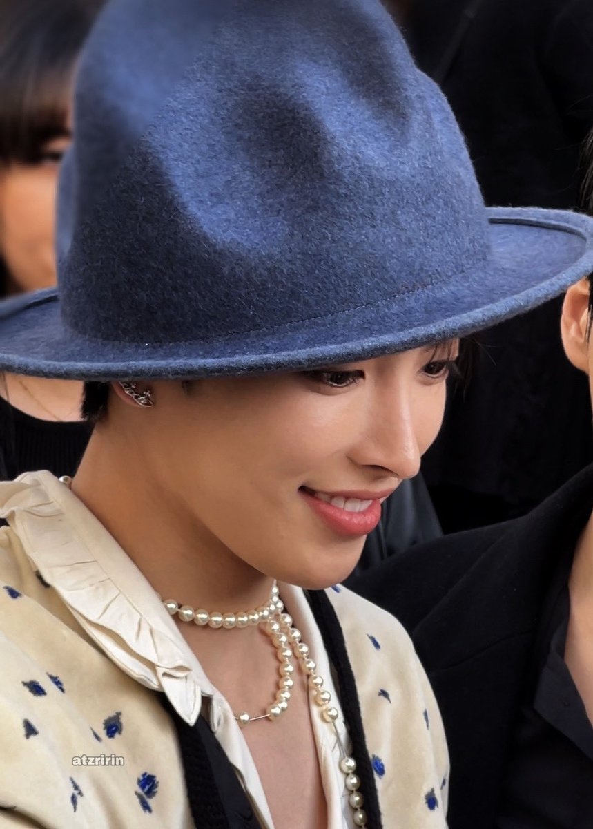 pretty details

#HONGJOONG #홍중 #AKSS25 #VivienneWestwood <a href="/ATEEZofficial/">ATEEZ(에이티즈)</a> <a href="/FollowWestwood/">Vivienne Westwood</a>