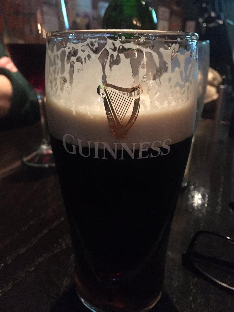 aa_machado's tweet photo. @GuinnessIreland One sip https://t.co/2X05tZSthI
