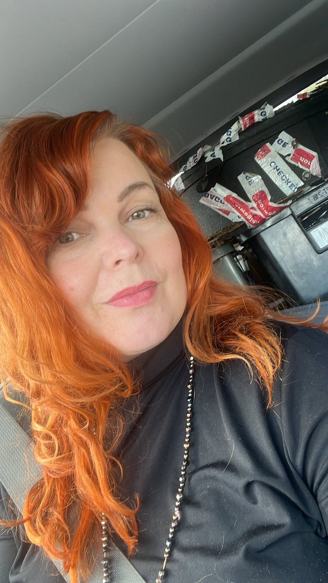 Nyt on viimeisetkin yritysten tavarat varastoitu. Aika näyttää tuleeko toimitiloja enää. Nyt nautin vapauden tunteesta. Valmennustyössä onkin antoisaa kun saa nähdä ja kokea niin paljon erilaisia paikkoja ja tunnelmallisia tiloja 👌