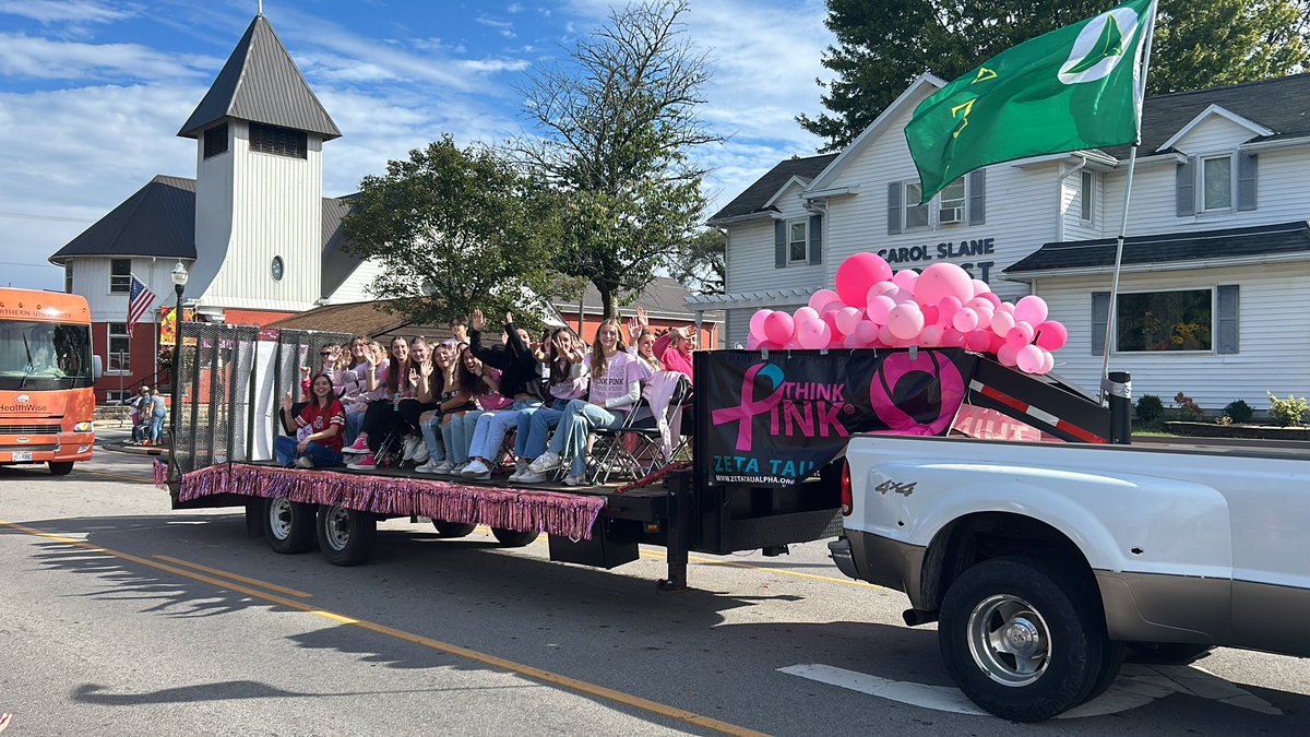 ameliaburger27's tweet photo. Got to see some of my sisters represent Zeta Tau Alpha on their float that they decorated! #onuhc24 https://t.co/eiHM3AmoHH